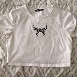 Cute basic cropped tee